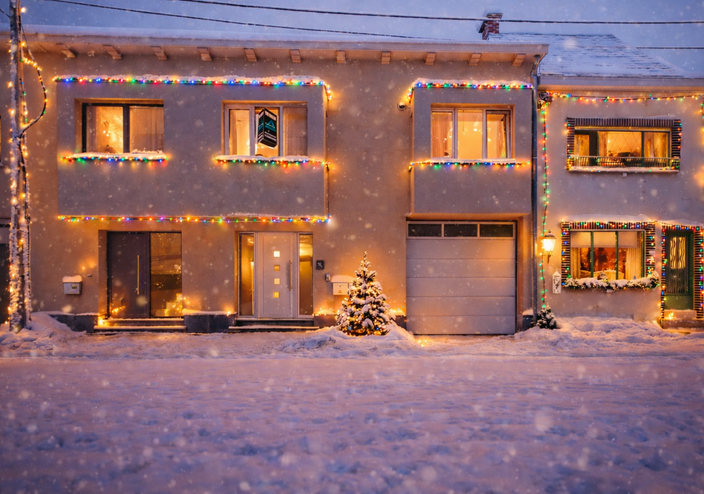 In het hartje van Opstal kan U deze 2 duplex-appartementen terugvinden. De gelijkvloerse duplex is zeer ruim en door de grote ramen is er veel inval van natuurlijk licht. De uitgebreide keuken zorgt ervoor dat U heerlijke gerechten kan klaar maken. Op de 