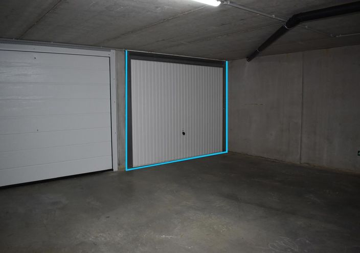Gesloten garagebox te koop in Opwijk