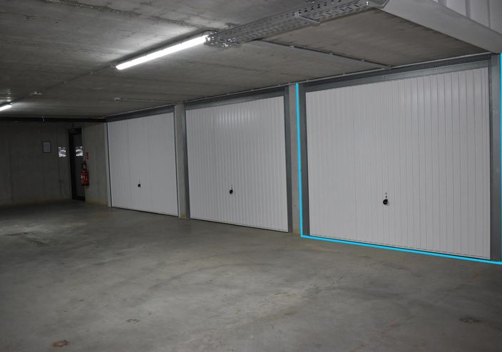 Gesloten garagebox te koop in Opwijk