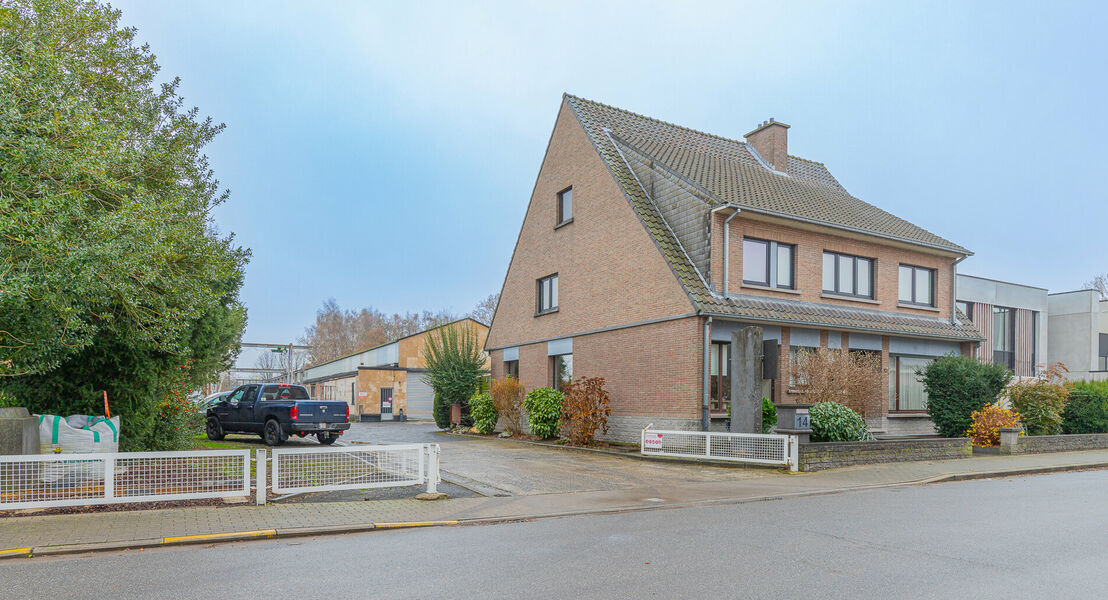 Bedrijfsgebouw te koop in Dendermonde Sint-Gillis-bij-Dendermonde