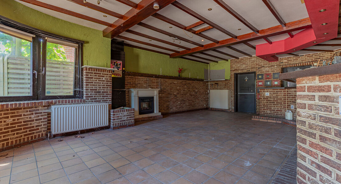 Gebouw voor gemengd gebruik te koop in Lebbeke Denderbelle