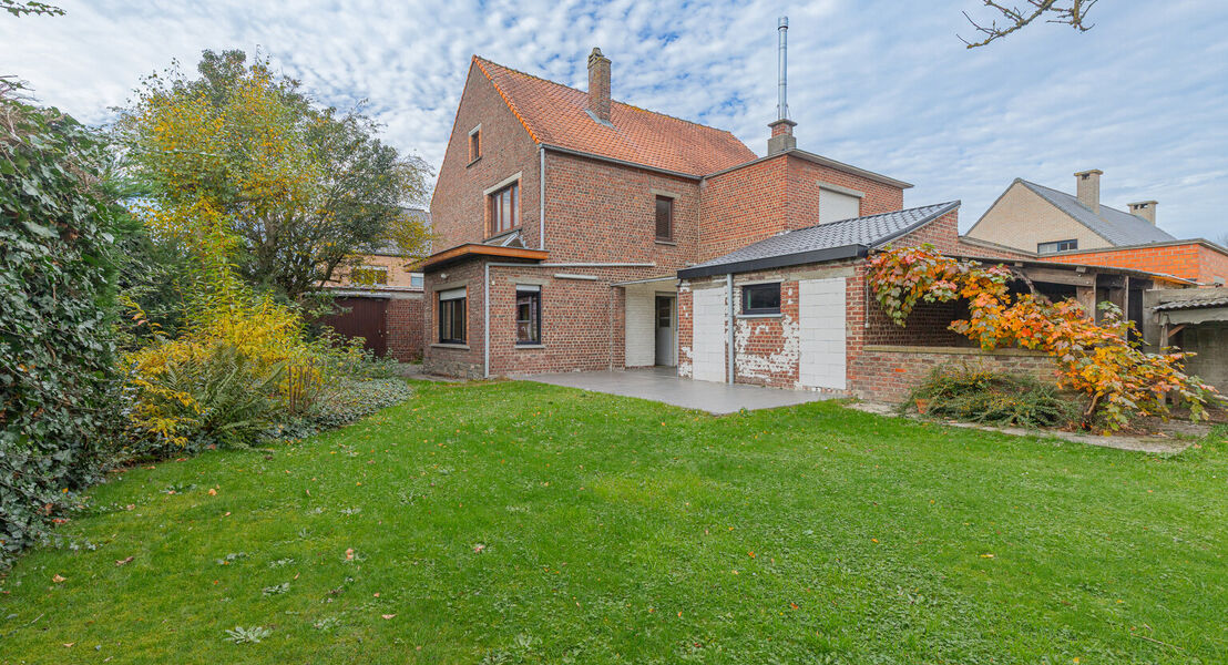 Op te frissen woning te koop in Opwijk